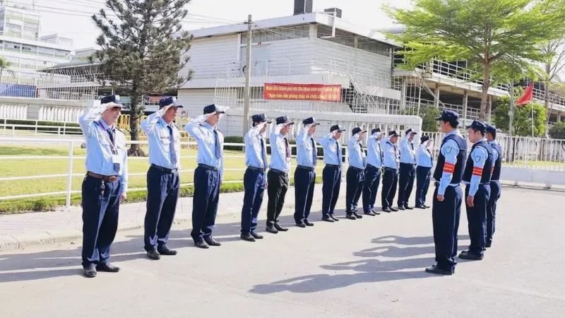 Đội ngũ bảo vệ chuyên nghiệp trong hoạt động